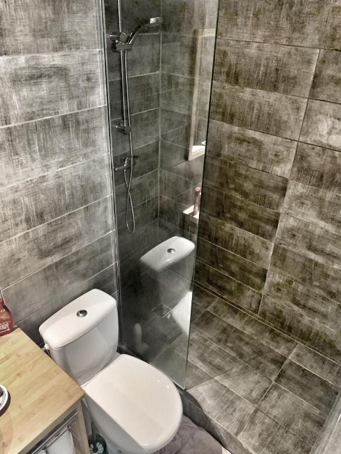 Appartement Duplex Climatise Avec Wi-Fi - Plage Pointe Marin A Pieds, Recemment Renove サンタンヌ エクステリア 写真